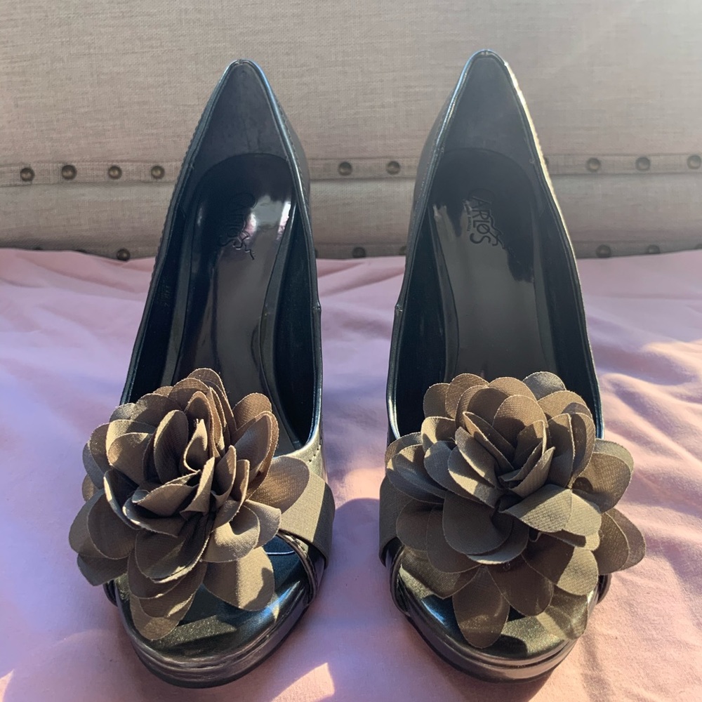 Carlos Santana Patent Leather Heels